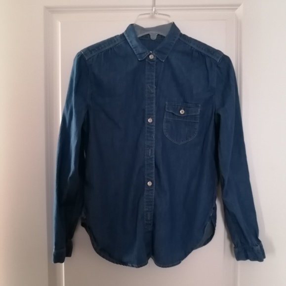💙 Gap Denim Shirt - Picture 1 of 7